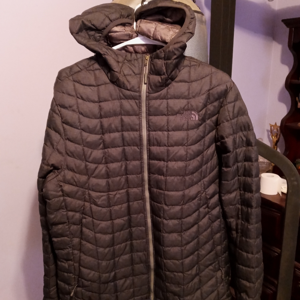 The North Face mens black hooded jacket size large
